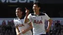 Pemain Tottenham Hotspur asal Korea Selatan,  Son Heung-Min merayakan golnya saat melawan Watford pada lanjutan Premier League pekan ke-32 di  White Hart Lane, London, (8/4/2017). Tottenham menang 4-0. (AFP/Justin Tallis)