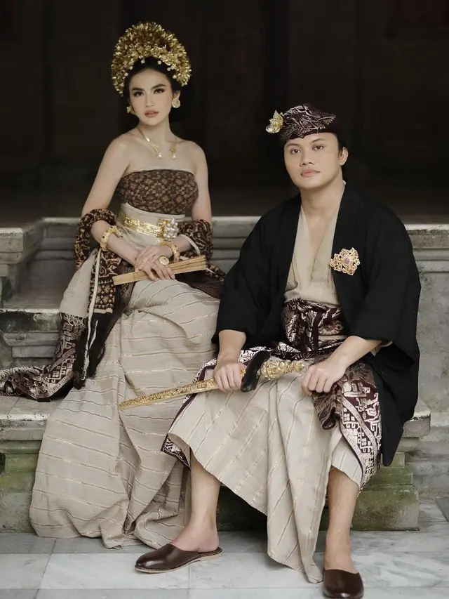 7 Potret Prewedding Rizky Febian dan Mahalini Pakai Busana Adat Bali, Menawan