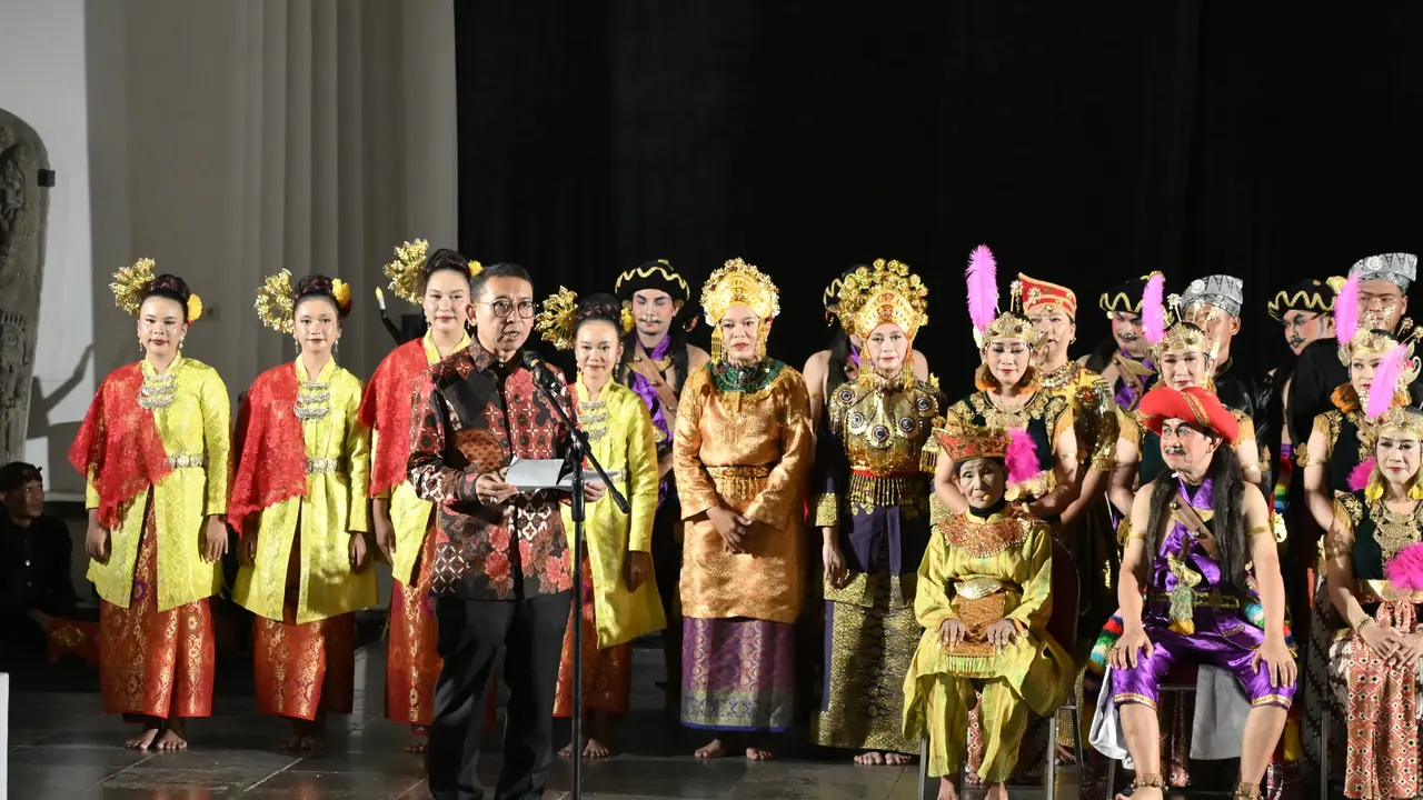 Menteri Kebudayaan Fadli Zon menyampaikan penghormatan dan rasa terima kasih yang mendalam kepada para maestro seni tradisional serta seluruh pihak yang telah berpartisipasi dalam kegiatan 'Panggung Maestro'.