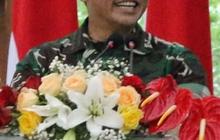 Potret Kasad Memberikan Pengarahan Kepada Prajurit dan PNS Sambil Tersenyum Manis Jadi Sorotan