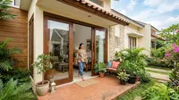 9 Model Pintu Geser Kaca untuk Akses ke Teras, Elegan dan Hemat Ruang