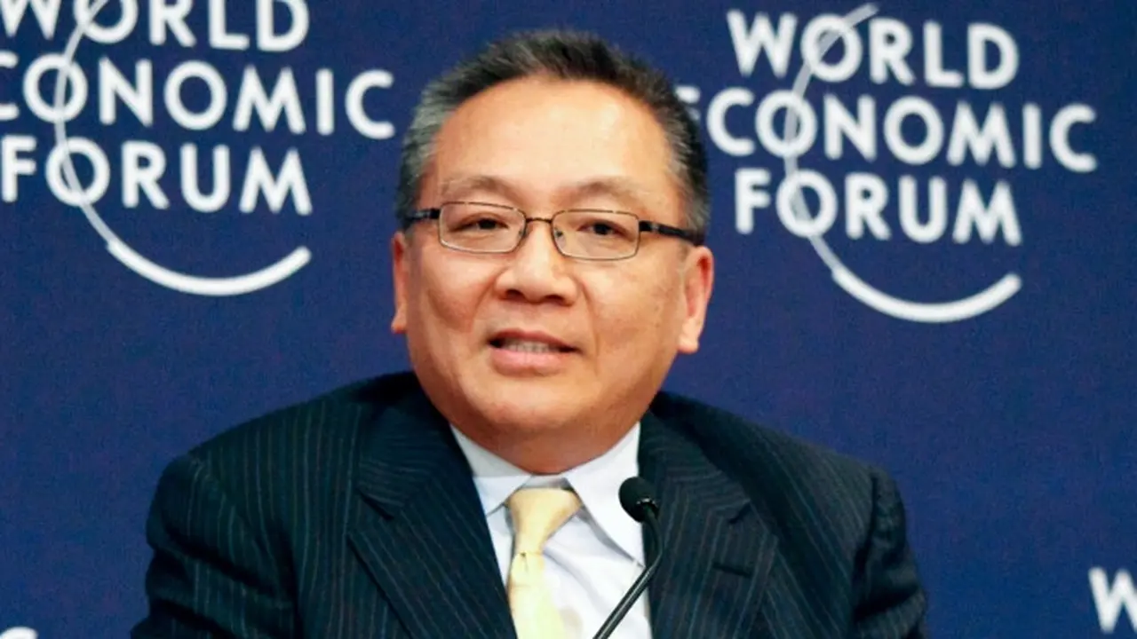 Sehat Sutardja di World Economic Forum on East Asia di Jakarta, Indonesia, 2011. Kredit:  World Economic Forum by Sikarin Thanachaiary via Wikipedia