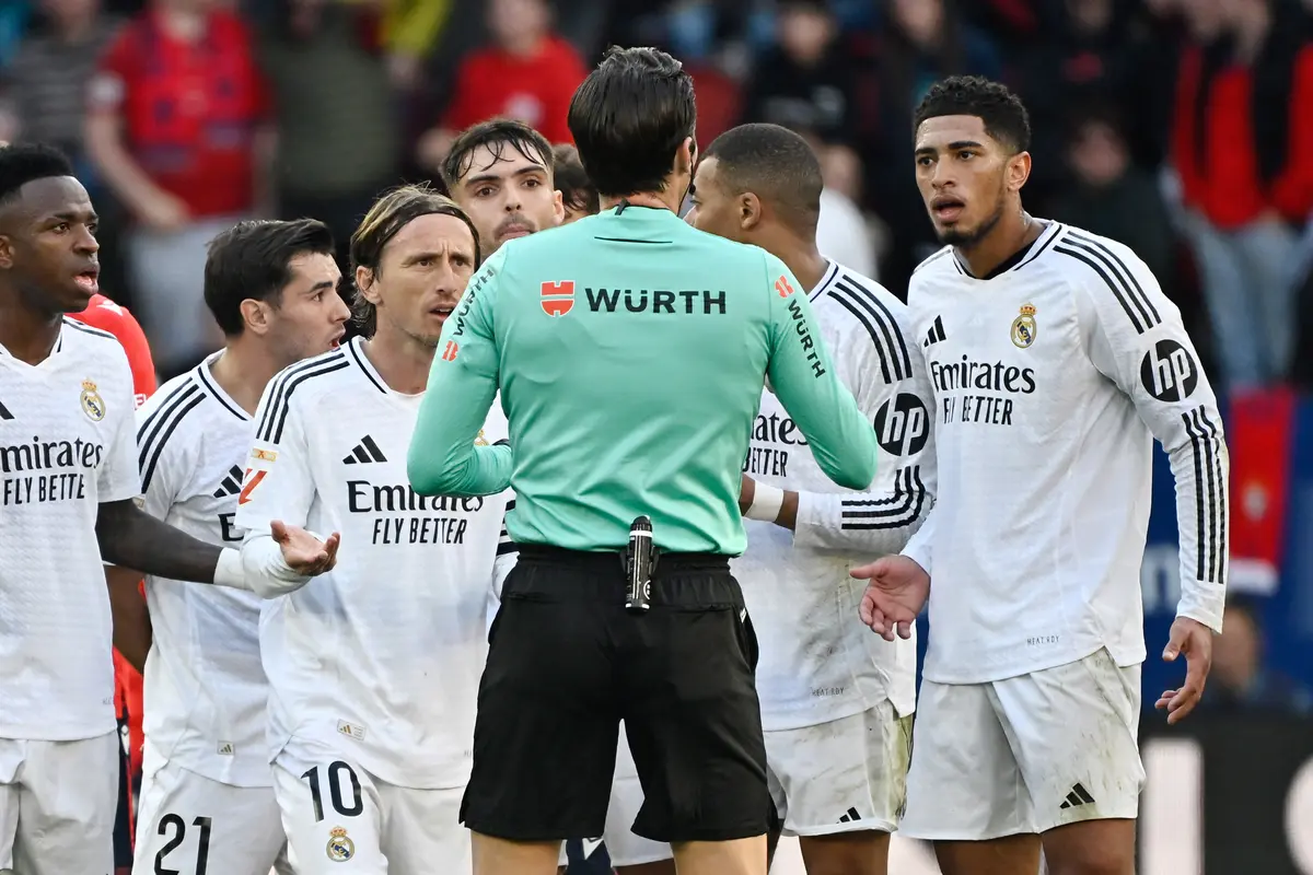Foto: Reaksi Jude Bellingham Setelah Diusir Wasit, Real Madrid Gagal Taklukkan Osasuna