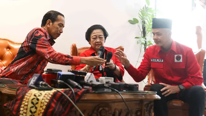 <p>President Joko Widodo, head of PDI-P and former president Megawati Soekarnoputri, and PDI-P presidential candidate for 2024 elections, Governor Ganjar Pranowo. Photo: Liputan6.com/Herman Zakharia</p>