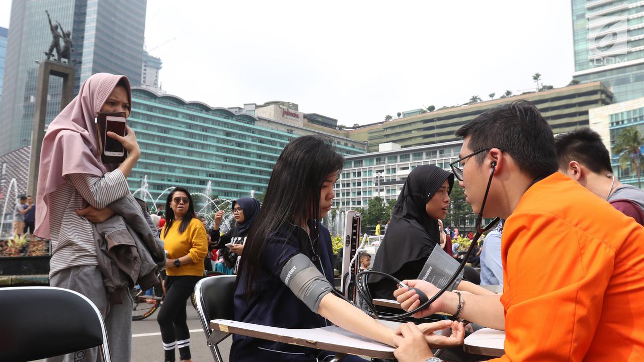 Jaga Pola Hidup Sehat, Mahasiswa Gelar Cek Darah di CFD