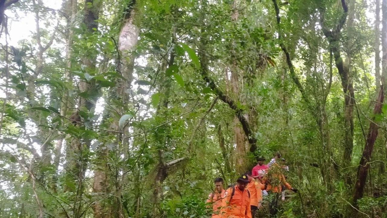 Evakuasi Pendaki di Gunung Batukaru