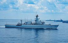FOTO: Aksi KRI Bung Tomo dalam Latihan Laut AMNEX 2025