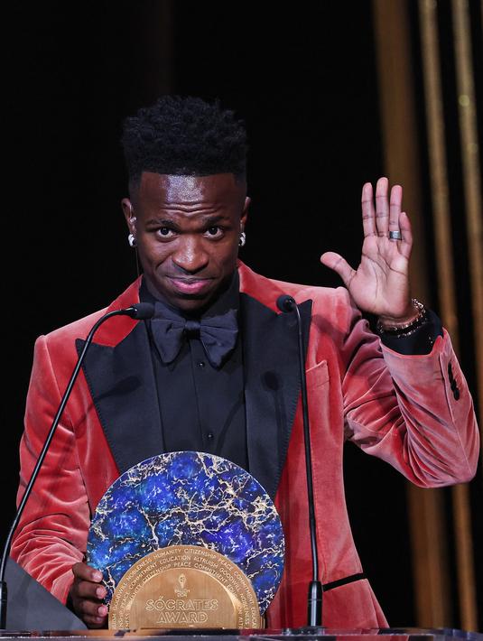 Vinicius Junior mengikuti jejak Sadio Mane yang meraih penghargaan serupa pada tahun lalu. (FRANCK FIFE / AFP)