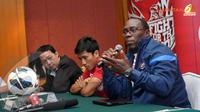 Saat konferensi pers di Jakarta pada 31 Oktober 2013 Pelatih Timnas Indonesia Jacksen F Tiago menegaskan laga lawan Kyrgyzstan adalah untuk membentuk karakter tim dan menjadikannya lebih kuat (Liputan6.com/Helmi Fithriansyah)