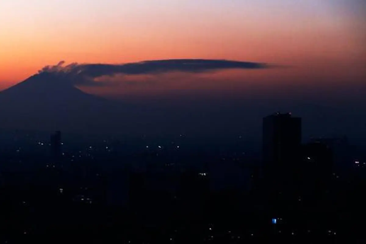 Gunung Popocatepetl Meksiko yang meletus pada Jumat 29 Maret 2019 malam waktu setampat. (Marco Ugarte/AP)
