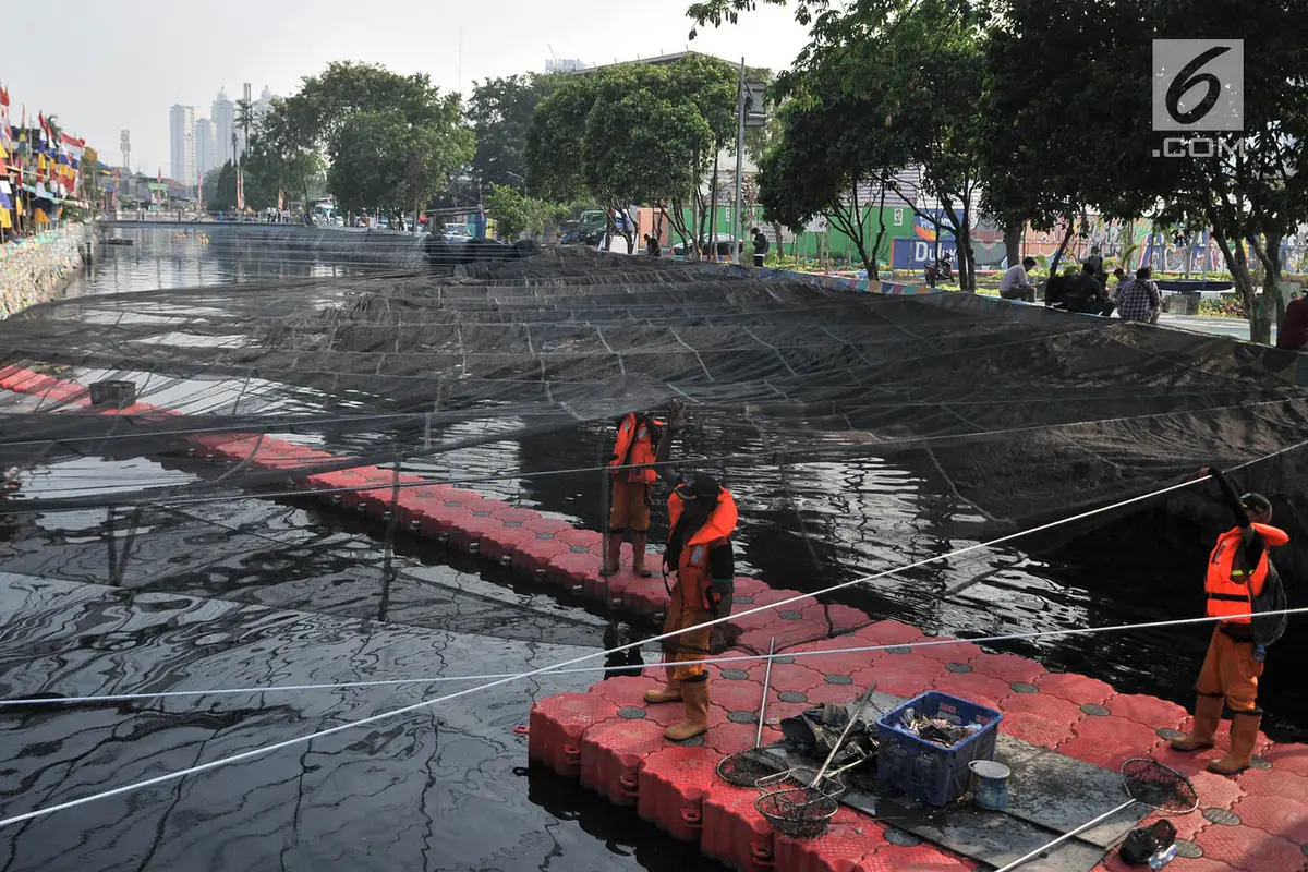 Pemprov DKI Jakarta Kembali Pasang Waring 100 Meter