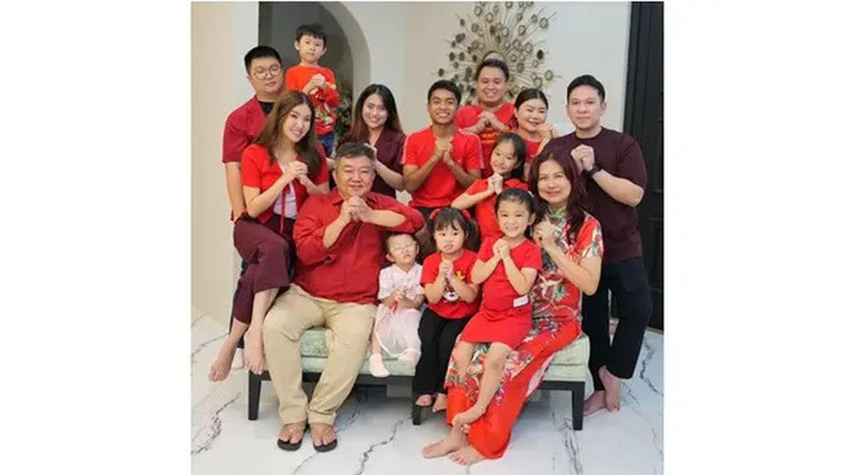10 Artis Rayakan Imlek 2025 Bareng Keluarga, Semangat Sambut Tahun Baru