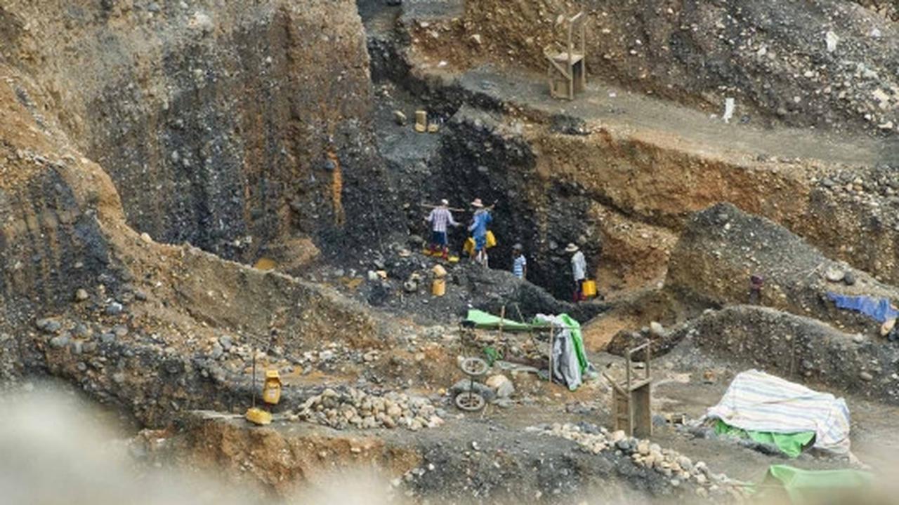 Menengok tambang batu giok terbesar di Myanmar