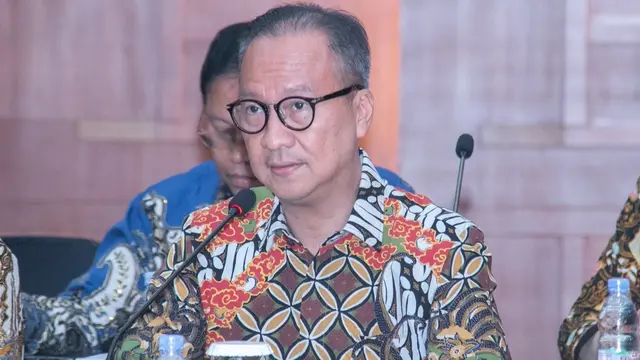 Menteri Perindustrian Agus Gumiwang Kartasasmita