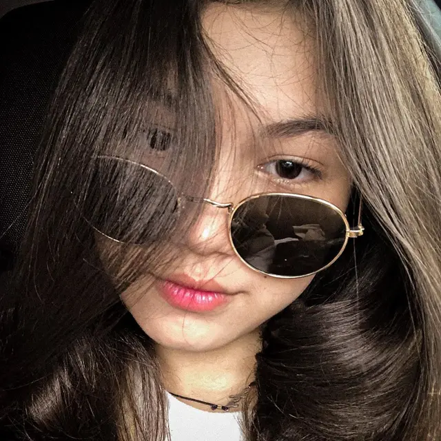 Baru 13 Tahun, Ini 7 Gaya Saskia Chadwick Pakai Kacamata Ini Curi Perhatian