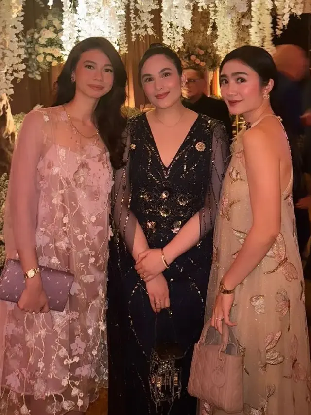 Yuki Kato, Jessica Mila, Febby Rastanty Bertemu di Kondangan.