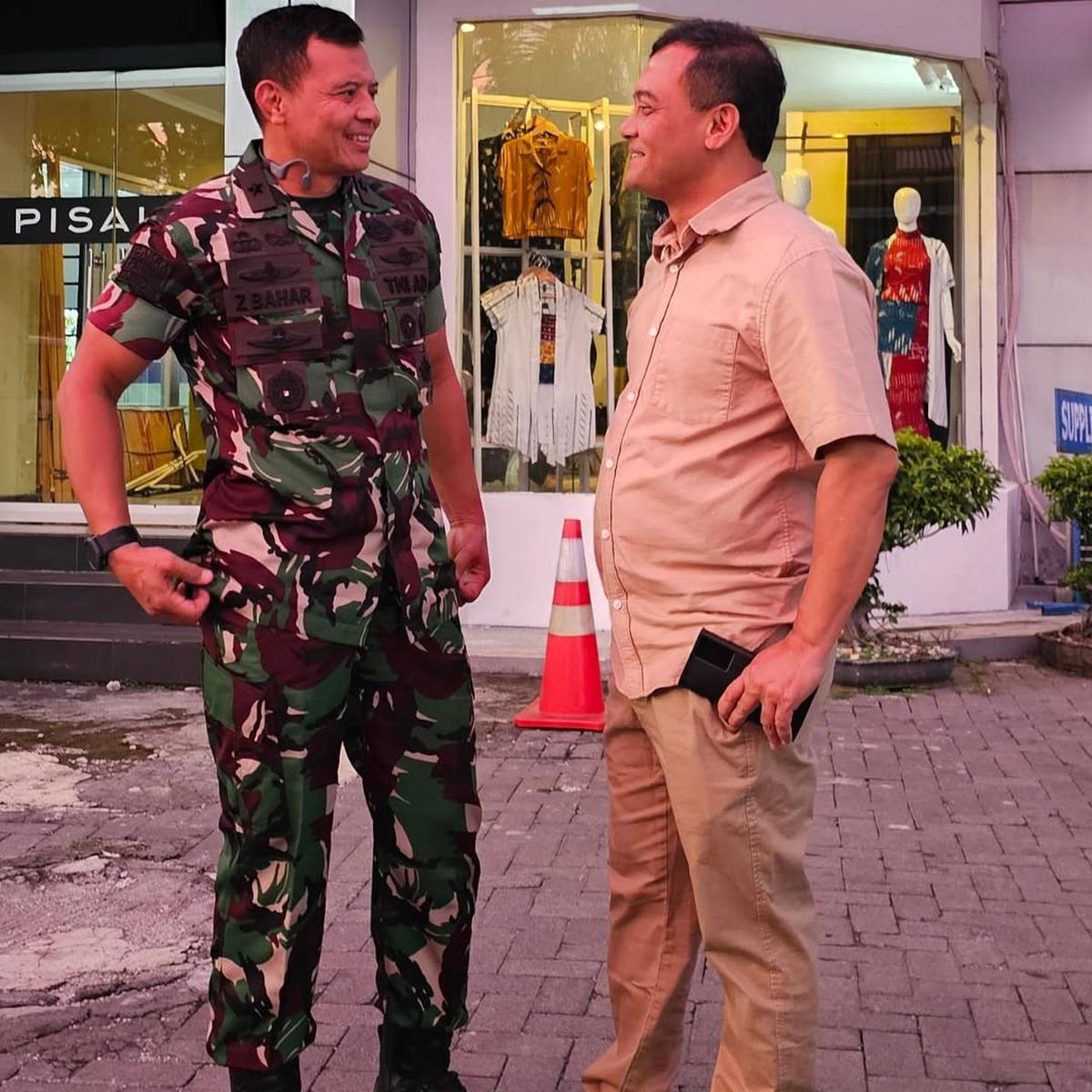 Potret Kangen-kangenan Brigjen TNI dengan Kakaknya Jenderal Polisi