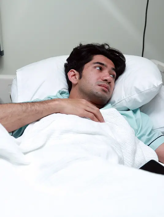 Seperti diketahui, saat ini Reza Rahadian sedang menyelesaikan proses syuting untuk film 'Rudy Habibie'. (Deki Prayoga/Bintang.com)