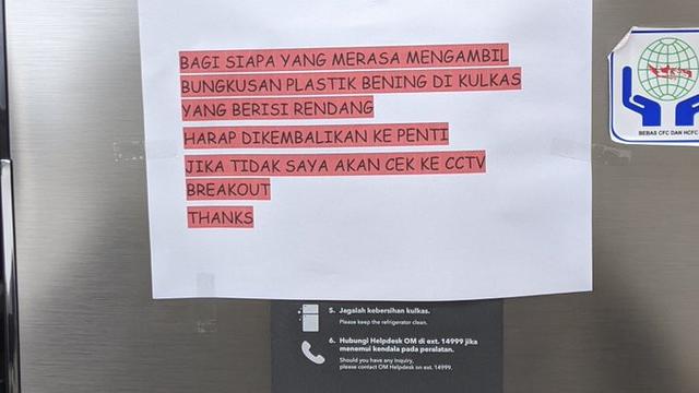 6 Tulisan Kocak Buat yang Sering Kehilangan Barang di Kulkas Ini Bikin Senyum Miris