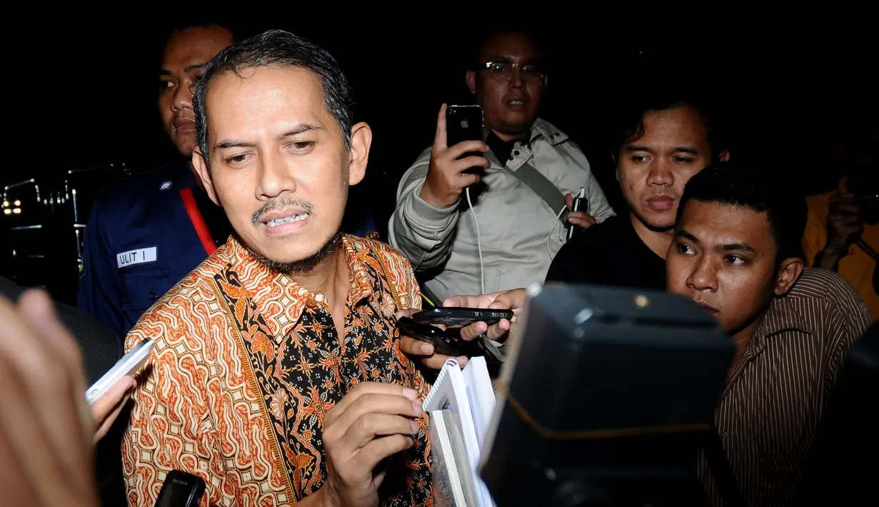 Saat berhadapan dengan penyidik KPK, Anggito dicecar seputar prosedur dan regulasi pengadaan katering, penginapan, dan transportasi (Liputan6.com/Helmi Fitrhiansyah)