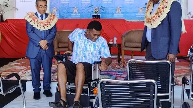 Duta Besar Republik Indonesia untuk Fiji Dupito Simamora dan Menkes Fiji Ratu Atonio Lalabalavu memperkuat kerja sama kesehatan. (Dok. KBRI Suva; Kementerian Kesehatan Fiji)