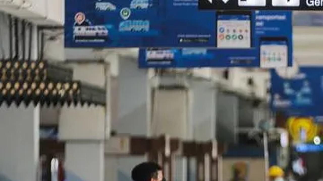 VIDEO: Anggota DPR Gerindra Minta Bandara Halim Ditutup, "Fasilitasnya Buruk, Malu Saya!"