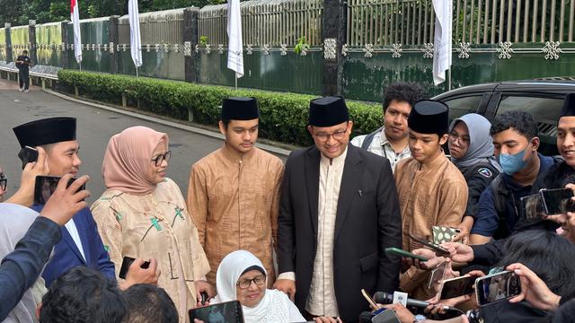 Mantan Gubernur DKI Jakarta Anies Baswedan yang juga Calon Presiden (Capres) dari Partai Nasdem mengucapkan selamat atas diusungnya Gubernur Jawa Tengah Ganjar Pranowo menjadi Capres 2024 dari PDIP.
