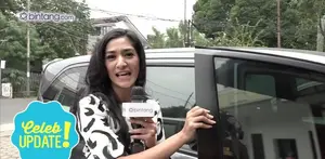 Fanny Ghasani melakukan perawatan sulam bibir.