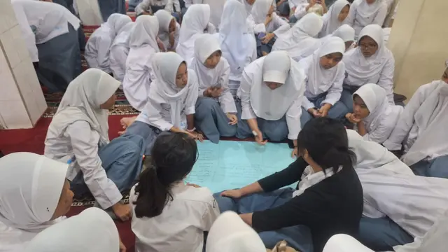IMDE dan YPP Ajak Siswa SMAN 25 Jakarta Lebih Bijak Bermedia Sosial