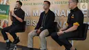 Chef Norman Ismail, Managing Director Unilever Food Solutions Joy Tarigan dan Owner & Founder YellowFit Group Christopher Aldo saat konfrensi pers virtual Knorr Mushroom & Vegetable Seasoning yang dikembangkan Unilever Food Solutions di Jakarta. (Liputan6.com/HO/Ading)