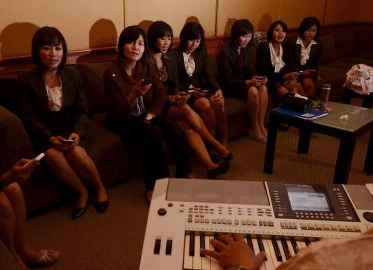 Polwan latihan vokal group