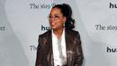 <p>Oprah Winfrey menghadiri pemutaran perdana The 1619 Project di Academy Museum of Motion Pictures, Los Angeles, California, Amerika Serikat, 26 Januari 2023. Winfrey mengenakan mantel dan celana cokelat mengkilap. (VALERIE MACON/AFP)</p>