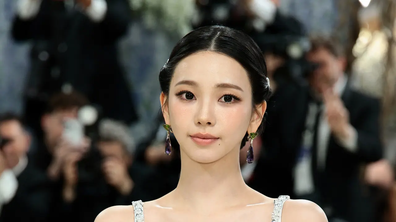 Karina aespa di Met Gala 2026. (Dimitrios Kambouris / GETTY IMAGES NORTH AMERICA / Getty Images via AFP)