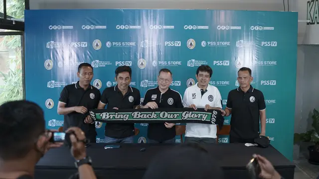 Foto jajaran tim pelatih baru PSS Sleman