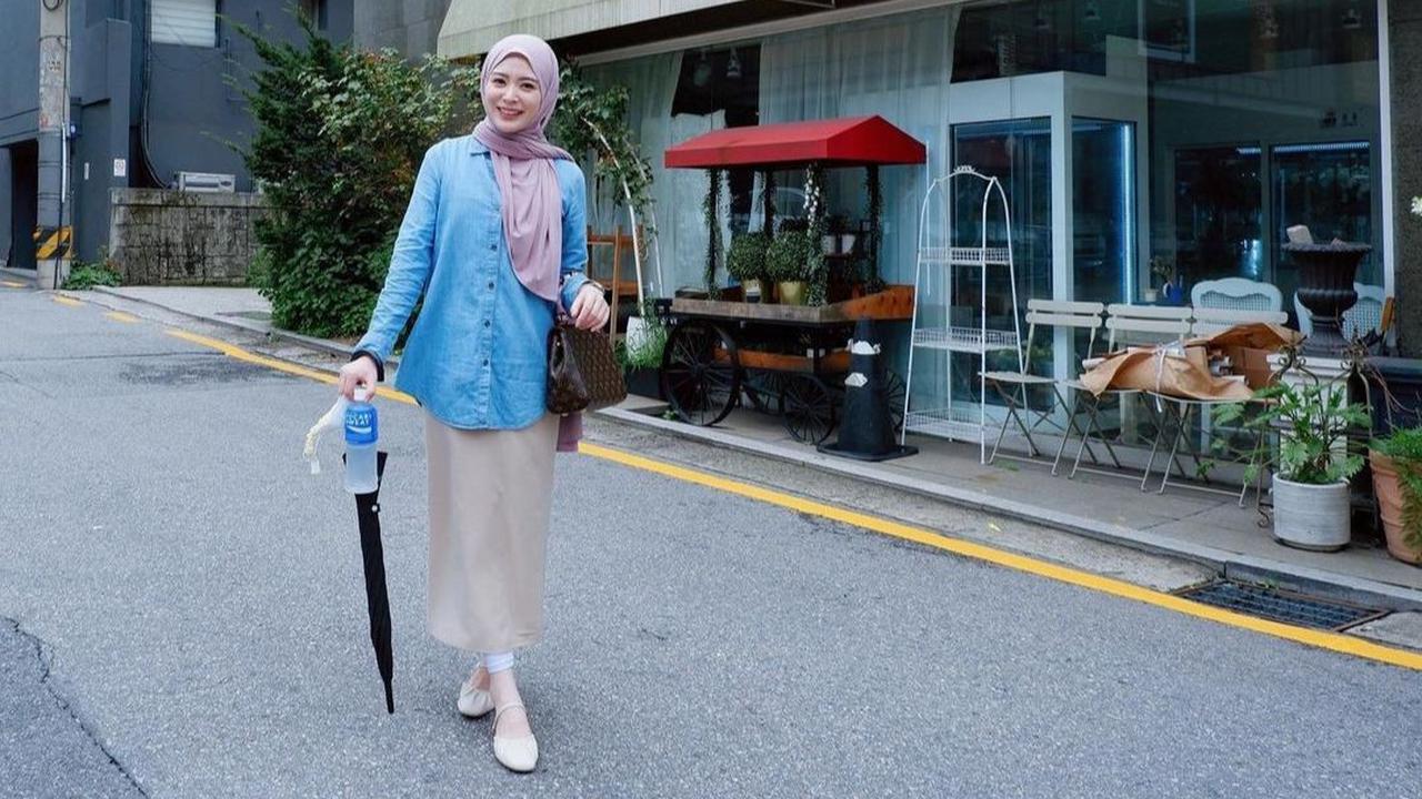 Dengan 3,6 juta pengikut di Instagram, gaya berbusana Ayana sangat cocok untuk diadopsi sebagai inspirasi tampilan outfit saat menyambut bulan Ramadan.