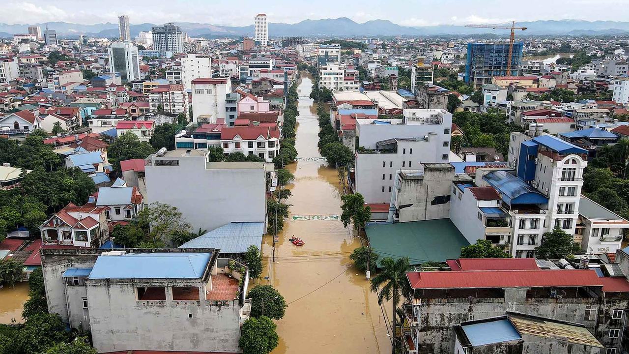 FOTO: Topan Matmo Luluhlantakkan Vietnam Utara, Banjir Terburuk dalam 60 Tahun