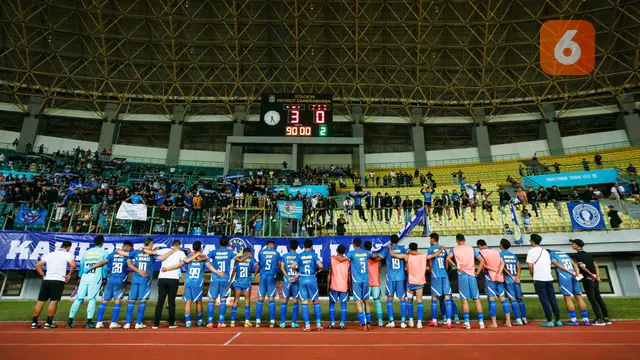 Foto: Wajah Lesu Pemain PSIM Yogyakarta Usai Babak Belur Dihajar FC Bekasi City di Liga 2