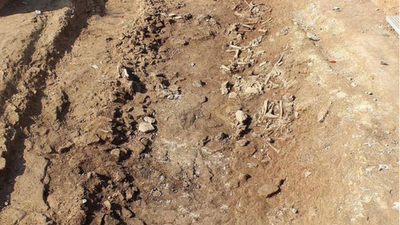 Pemakaman kuno di Fleury-sur-Orne, Normandia, Prancis utara.