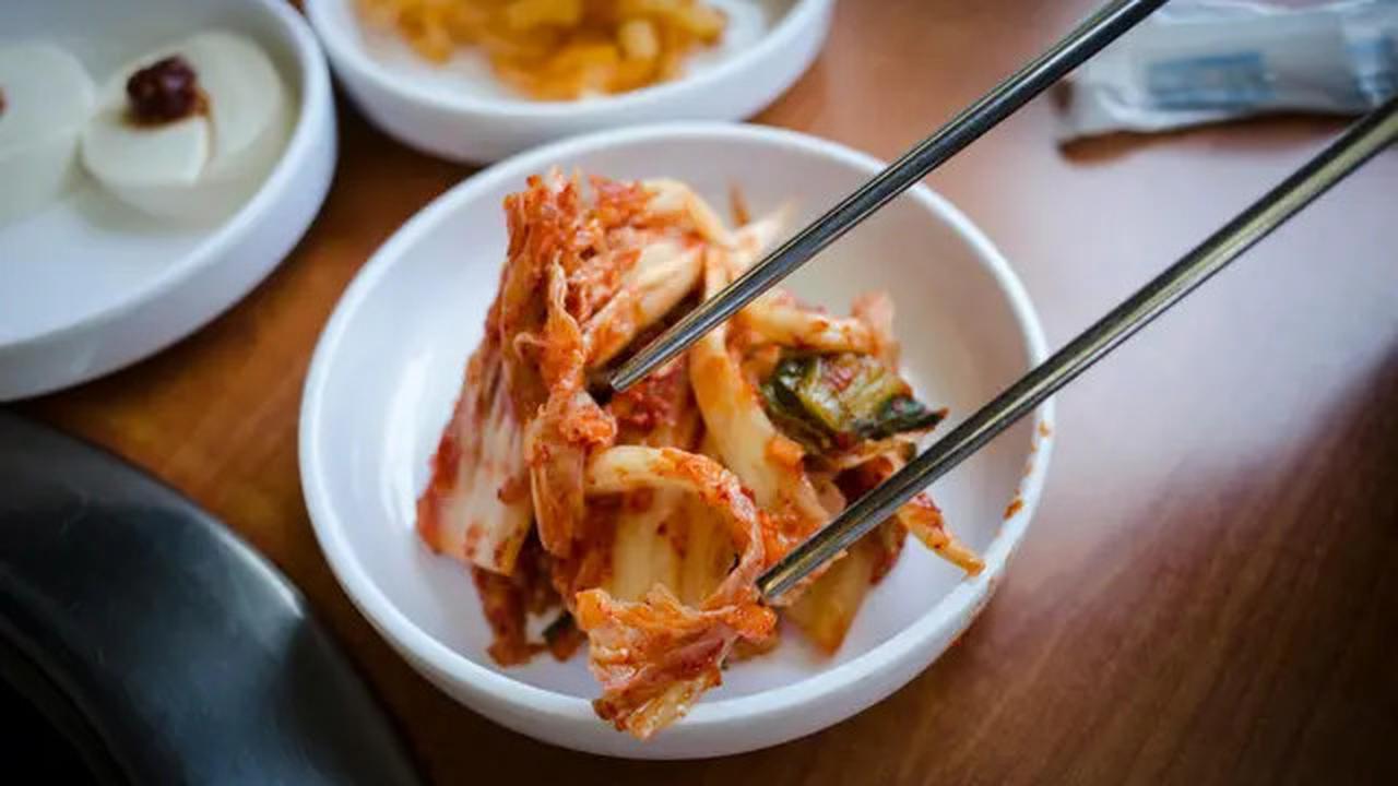 Apa Itu Kimchi yang Sering Muncul di Drama Korea? Ini Manfaat dan Cara Membuatnya