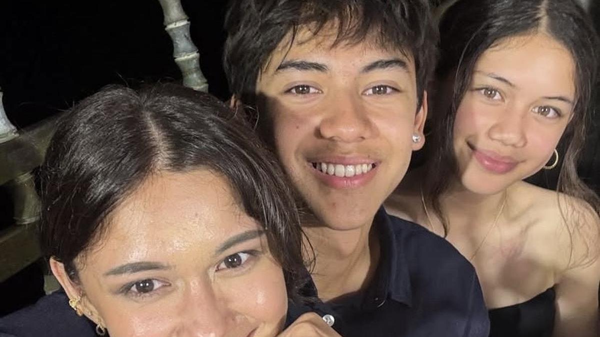 6 Potret Pesona Putri Nana Mirdad dan Andrew White di Usia 15 Tahun, Tampil Kasual Mengenakan Kemben saat Ulang Tahun sang Mama