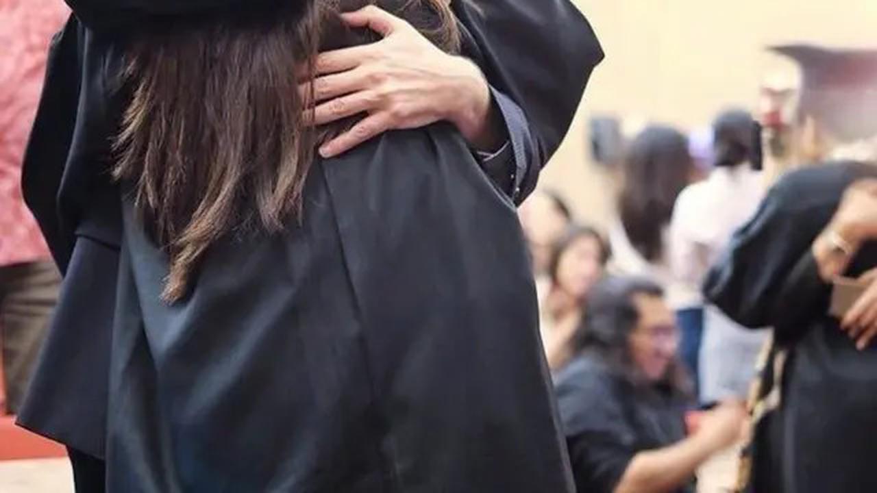 Potret Kedekatan Stephanie Poetri dan Ayahnya, Andrew Hollis Dougharty