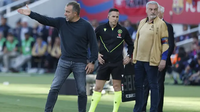 Tak Hanya Gaya Nyantai Hansi Flick pada Laga Barcelona Vs Real Madrid, Pelatih BRI Liga 1 Juga Punya Fesyen yang Simpel