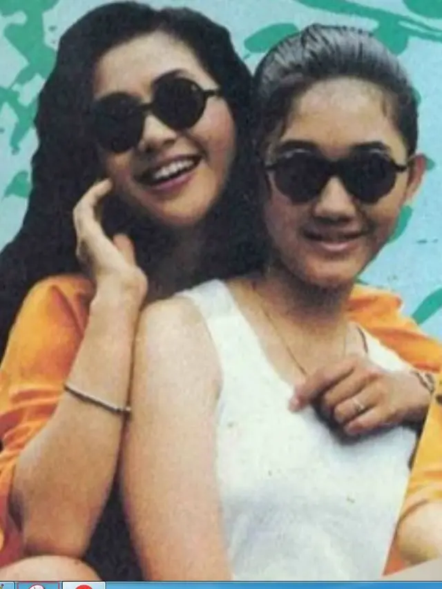 6 Potret Lawas Persahabatan Paramitha Rusady dan Nike Ardila, Penuh Kenangan