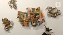 Berbagai karya seni mereka tampilkan di pameran ini, seperti instalasi seni, lukisan, foto, videotron, bahkan pertunjukan teatrikal. (Liputan6.com/Herman Zakharia)