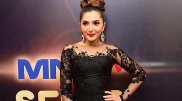Hamil Makin Besar Ashanty Tetap Tampil Cantik Pakai High Heels Lifestyle Fimela Com