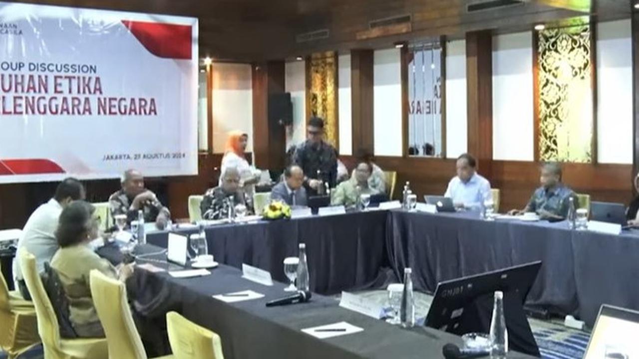 VIDEO: Pakar Senior Ikrar Nusa Bhakti "Kita Tak Ingin Indonesia Jadi Negara Kerajaan Jokowi!"