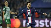 Lionel Messi sukses mencetak dua gol di babak pertama, masing-masing pada menit ke-19 sebagai gol pembuka dan pada menit ke-44 sebagai penutup babak pertama. (AP/Christophe Ena)