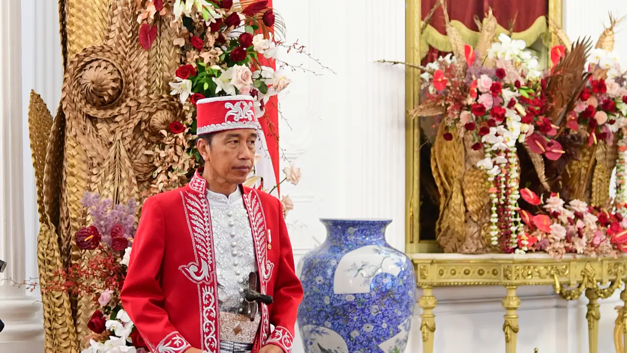 Pakaian Adat yang Dikenakan Jokowi dan Ibu Iriana
