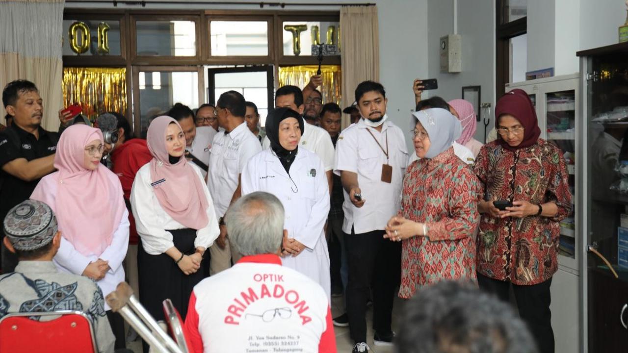 Operasi katarak bagi PPKS lansia, kata Mensos, tidak hanya hari ini saja, melainkan sudah sejak menjadi menteri sosial pada awal 2021 sudah dilakukan di berbagai daerah berbasis Sentra-Sentra di seluruh tanah air.<br>