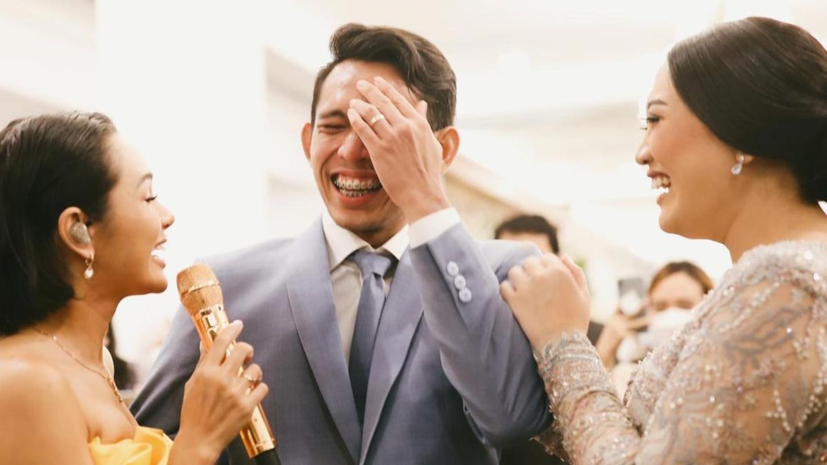 Potret Andien Aisyah Datang ke Pernikahan Fans, Pengantin Pria Menangis